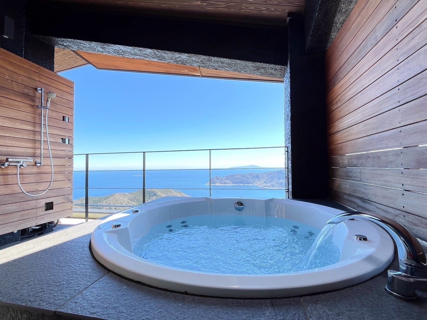 ATAMI Ocean Villa Retreat 熱海 ジャグジー