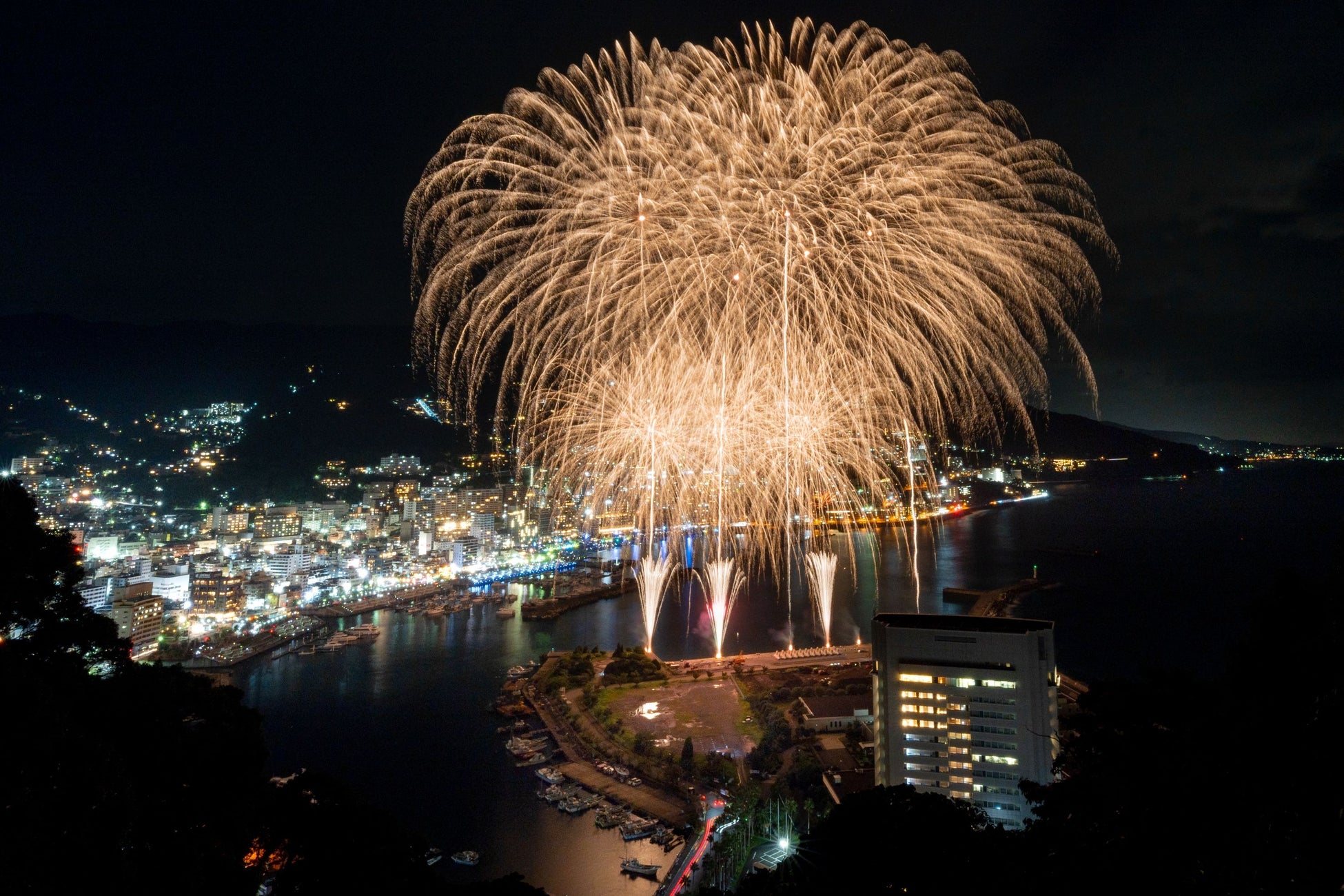 熱海天海ヴィラ 夜景 花火