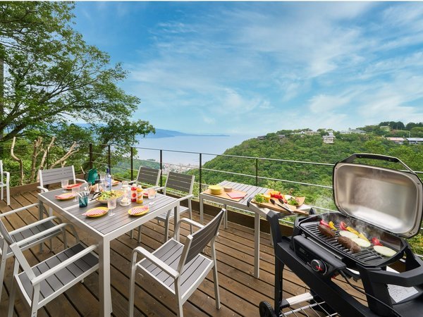 スイートヴィラ オーシャンビュー南熱海 ウッドデッキ