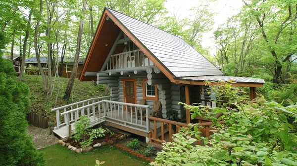 ログコテージ茶臼の森 ログハウス