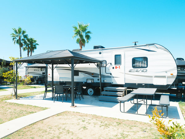 THE TRAILERHOUSE VILLAGE 大牟田 SPA トレーラーハウス