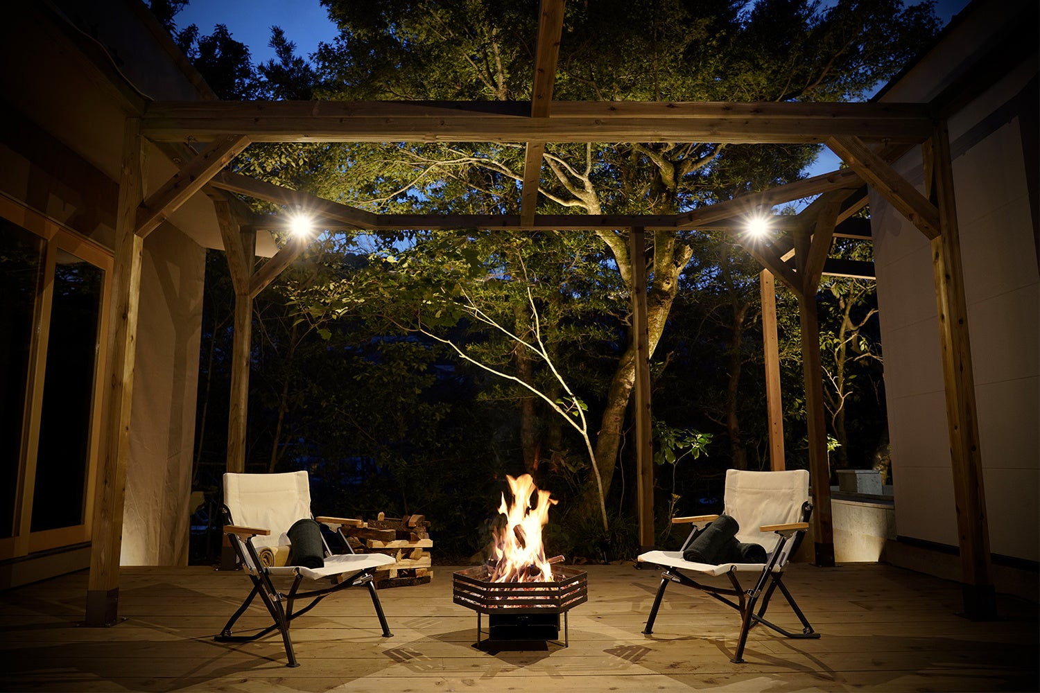 THE BASE GLAMPING YUGAWARA 焚き火